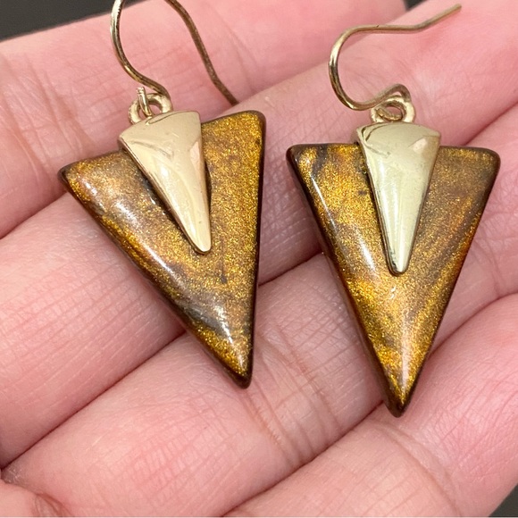 Vintage Brown Shimmer Resin Inverted Triangle Drop Earrings - Picture 4 of 12